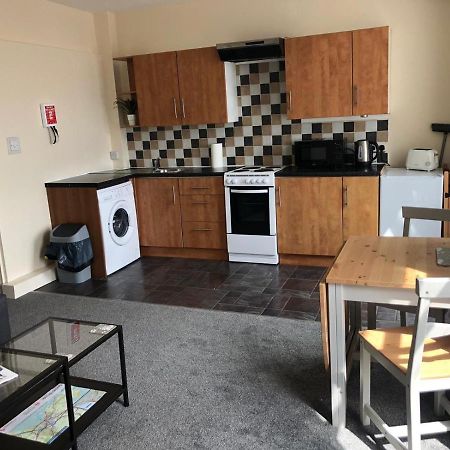 Comfy Stays Swansea Flat 3 ภายนอก รูปภาพ