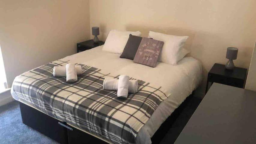 Comfy Stays Swansea Flat 3 ภายนอก รูปภาพ