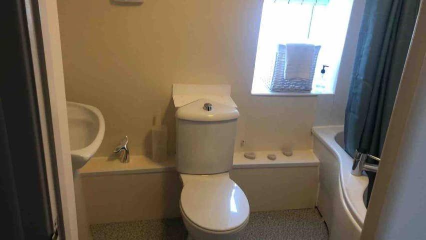 Comfy Stays Swansea Flat 3 ภายนอก รูปภาพ